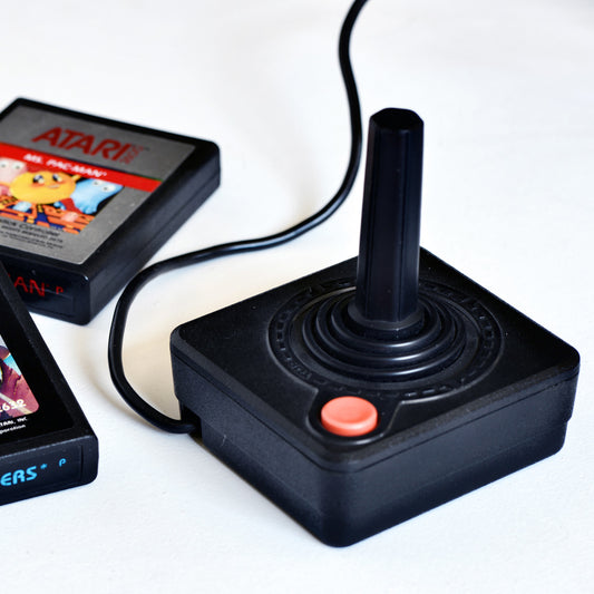 Joystick per Atari 2600 e Commodore 64