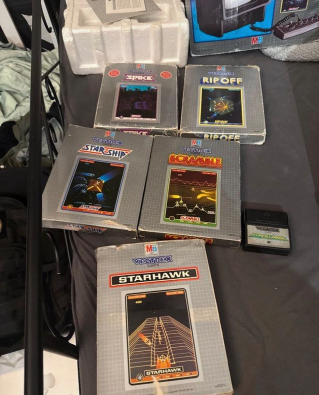 Console Vectrex Originale Anni ’80 – Rarità da Collezione con 6 Giochi e Scatola