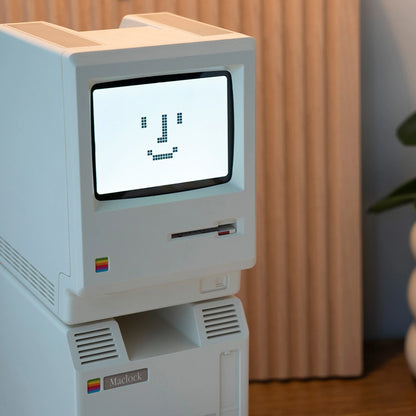 Sveglia Retrò Mac Style 1984 – Orologio Digitale Iconico Stile Computer Vintage