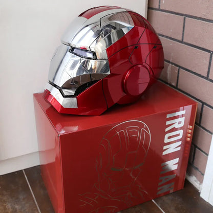 Casco Iron Man MK5 1:1 con Apertura Automatica, Comandi Vocali e LED – 60 cm
