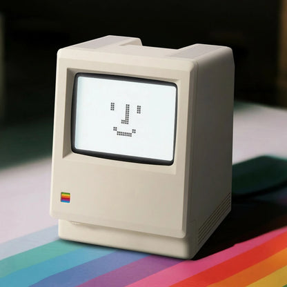 Sveglia Retrò Mac Style 1984 – Orologio Digitale Iconico Stile Computer Vintage
